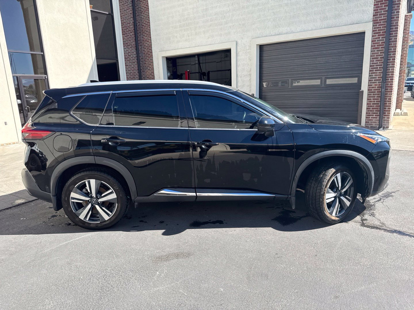 Used 2023 Nissan Rogue SL w/ SL Premium Package AWD/4WD image 9