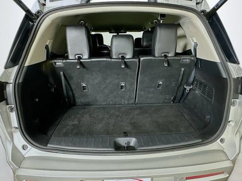 Used 2022 Nissan Pathfinder SL AWD/4WD image 34