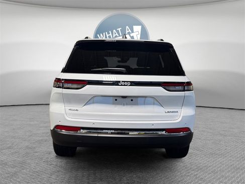 Used 2025 Jeep Grand Cherokee Laredo w/ Luxury Tech Group I image 4