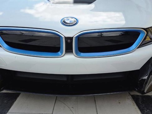 Used 2019 BMW i8 Coupe AWD/4WD image 39