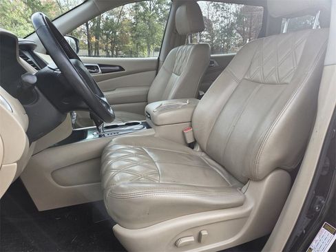 Used 2020 Nissan Pathfinder SV w/ Cargo Package image 11