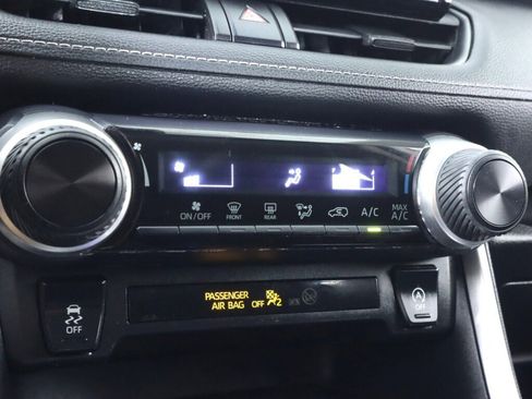 Used 2021 Toyota RAV4 LE image 22