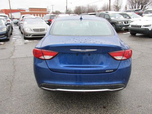 Used 2015 Chrysler 200 Limited w/ Convenience Group image 5