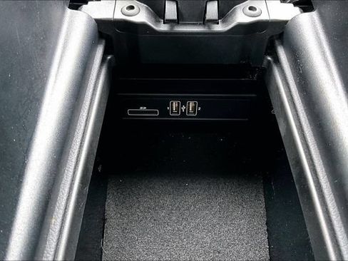 Certified 2019 Mercedes-Benz E 300 4MATIC image 19