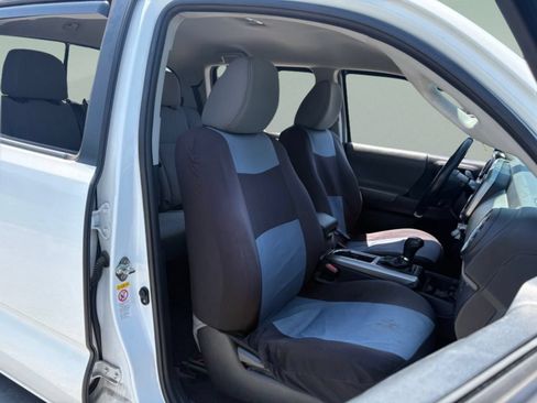 Used 2018 Toyota Tacoma SR5 RWD image 28