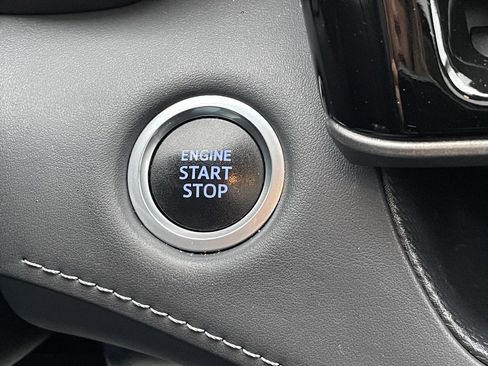 Used 2021 Toyota Highlander XLE image 37