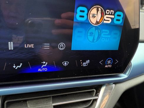 Used 2024 Chevrolet Equinox EV LT AWD/4WD image 35
