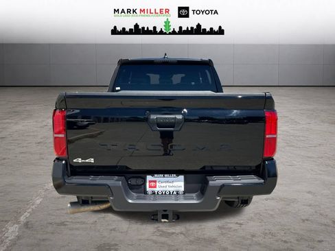 Used 2025 Toyota Tacoma SR5 AWD/4WD image 4
