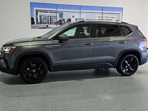 Certified 2023 Volkswagen Taos SE FWD image 5