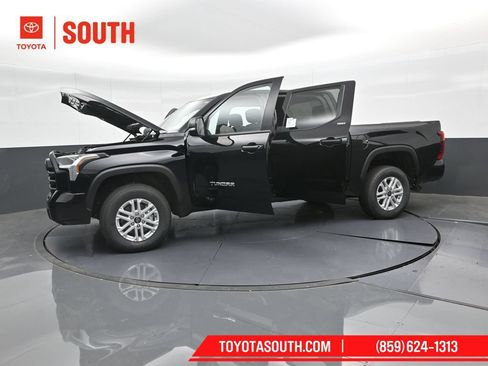 Used 2026 Toyota Tundra SR5 w/ SR5 Convenience Package AWD/4WD image 57