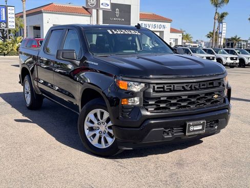 Used 2022 Chevrolet Silverado 1500 Custom image 3