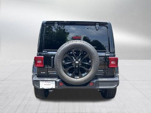 Certified 2025 Jeep Wrangler Unlimited Sahara w/ Safety Group AWD/4WD image 6