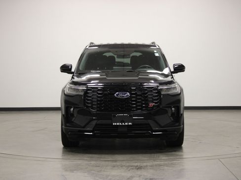 Used 2025 Ford Explorer ST AWD/4WD image 3