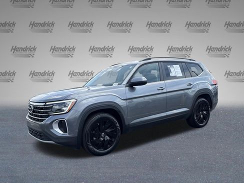 Used 2024 Volkswagen Atlas SE FWD image 5