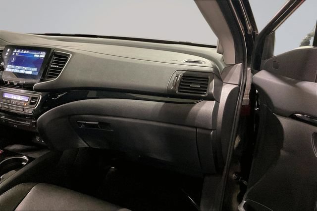 Used 2019 Honda Pilot Touring image 17