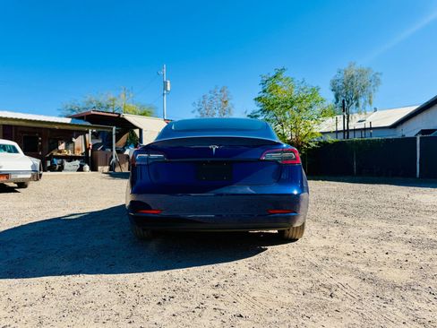 Used 2018 Tesla Model 3 Mid Range image 6