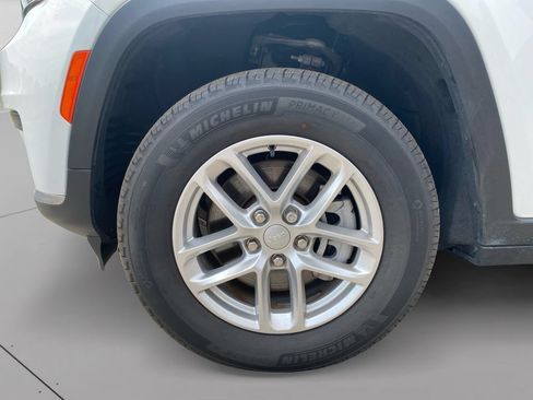 Used 2025 Jeep Grand Cherokee L Laredo RWD image 28