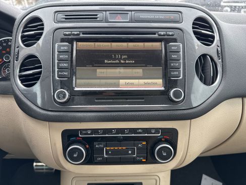 Used 2012 Volkswagen Tiguan S image 14