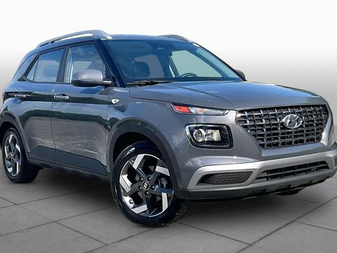 Used 2025 Hyundai Venue SEL FWD image 3