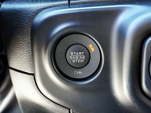 Used 2022 Jeep Wrangler Unlimited Rubicon w/ LED Lighting Group AWD/4WD image 33