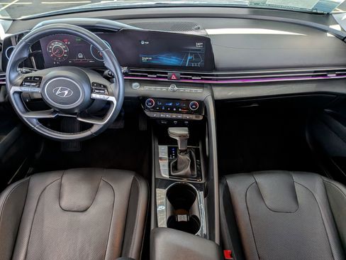 Used 2022 Hyundai Elantra Limited FWD image 29