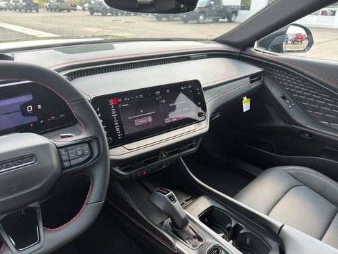 New 2026 Dodge Charger R/T AWD/4WD image 9