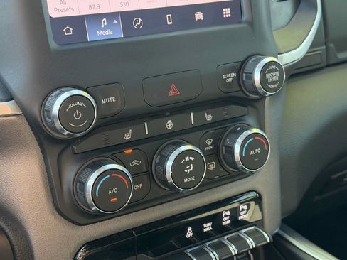 Used 2023 RAM 1500 Big Horn AWD/4WD image 39