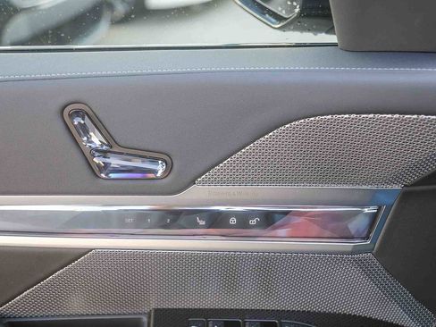 New 2026 BMW 740i w/ Premium Package image 18