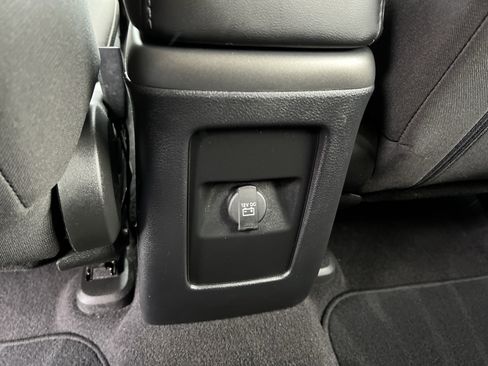 Used 2020 Dodge Journey SE image 22