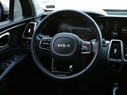 Used 2023 Kia Sorento EX image 26