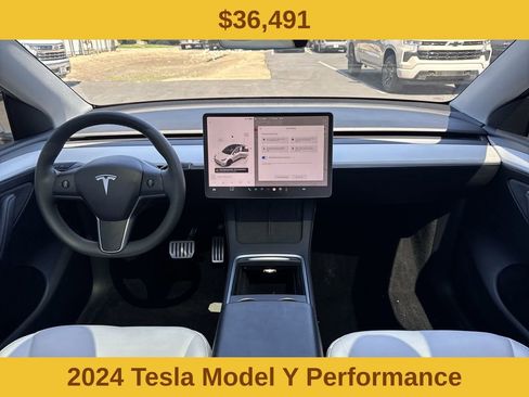 Used 2024 Tesla Model Y Performance AWD/4WD image 2