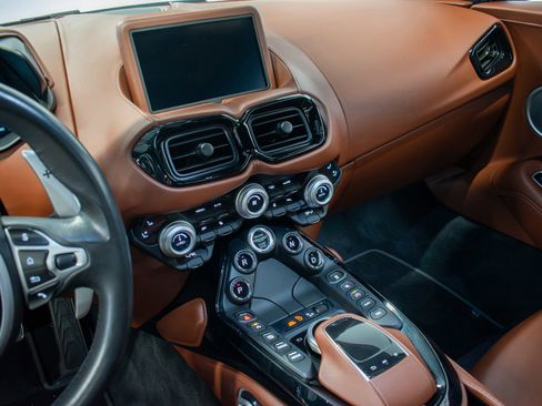 Used 2020 Aston Martin V8 Vantage Coupe RWD image 4