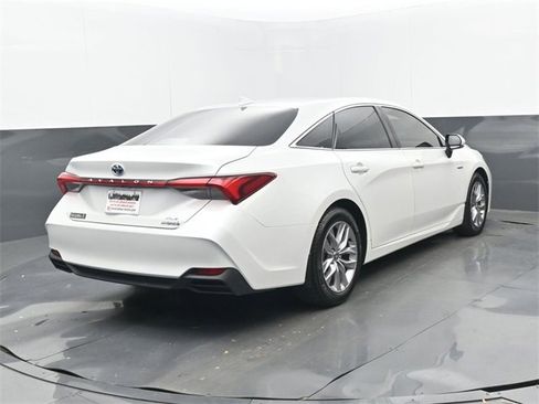 Used 2021 Toyota Avalon XLE image 24