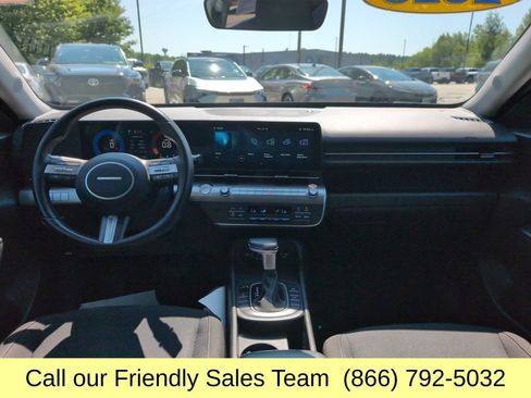 Used 2025 Hyundai Kona SEL AWD/4WD image 14