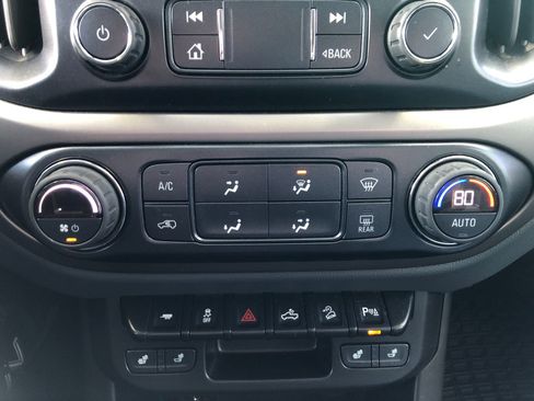Used 2022 Chevrolet Colorado Z71 AWD/4WD image 25
