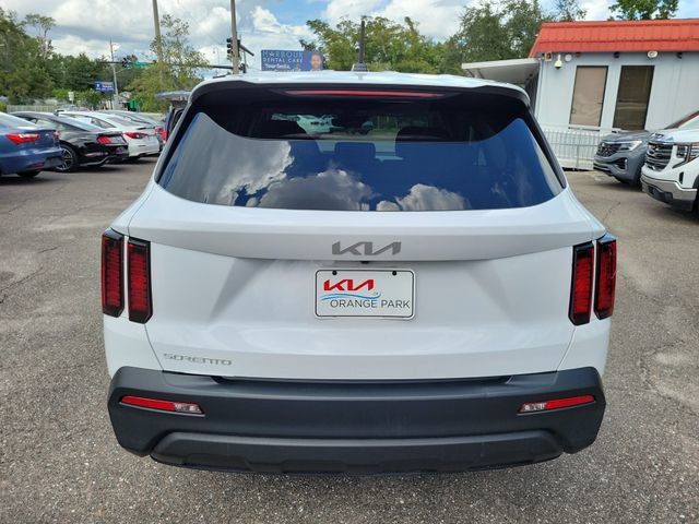 Used 2023 Kia Sorento LX FWD image 8
