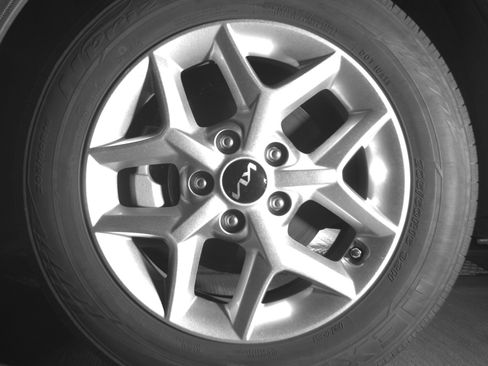 Used 2025 Kia Soul LX w/ LX Technology Package FWD image 12