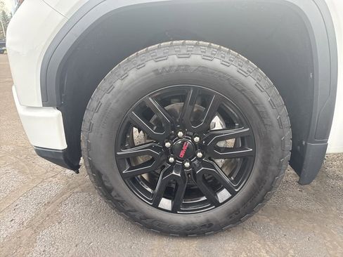 Used 2023 GMC Sierra 1500 Elevation image 11