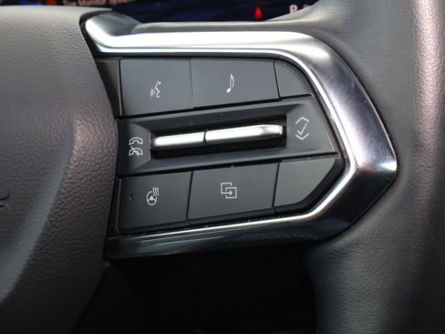 Used 2024 Chevrolet Blazer EV LT image 28