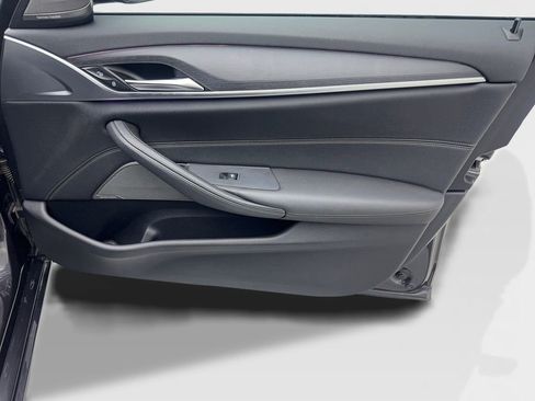 Used 2022 BMW 530i w/ Premium Package image 48