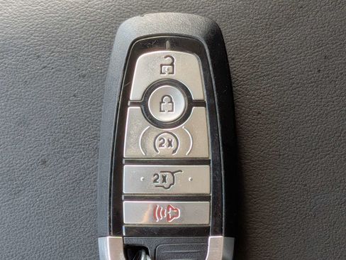 Used 2022 Ford Explorer XLT w/ Equipment Group 202A AWD/4WD image 41