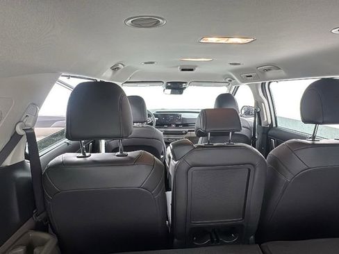 New 2026 Kia Carnival EX FWD image 19