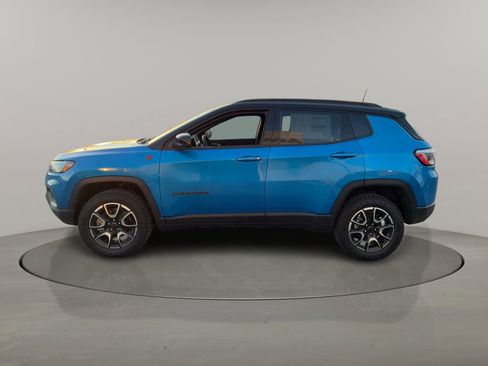 New 2026 Jeep Compass Trailhawk image 4