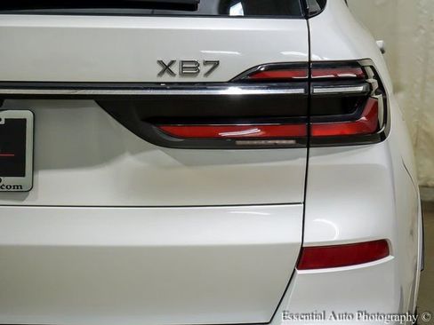 Used 2025 BMW ALPINA XB7 image 10