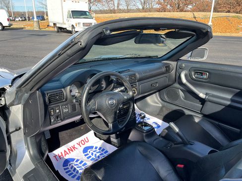 Used 2002 Toyota MR2 image 13