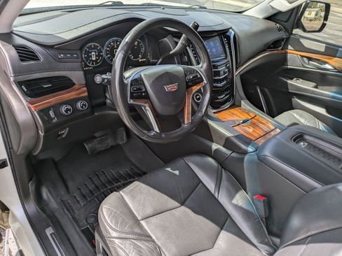Used 2015 Cadillac Escalade ESV Premium image 13