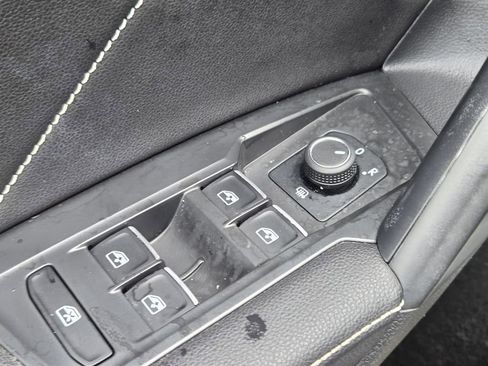 Used 2023 Volkswagen Tiguan SE R-Line FWD image 32
