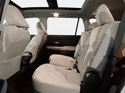 New 2026 Toyota Grand Highlander Limited image 6
