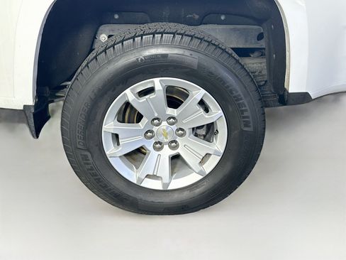 Used 2017 Chevrolet Colorado LT w/ Luxury Package, Chrome AWD/4WD image 11