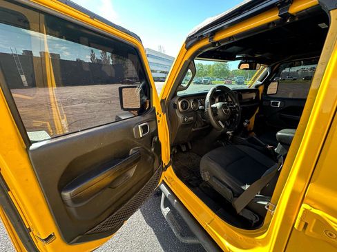 Used 2019 Jeep Wrangler Unlimited Sport AWD/4WD image 9